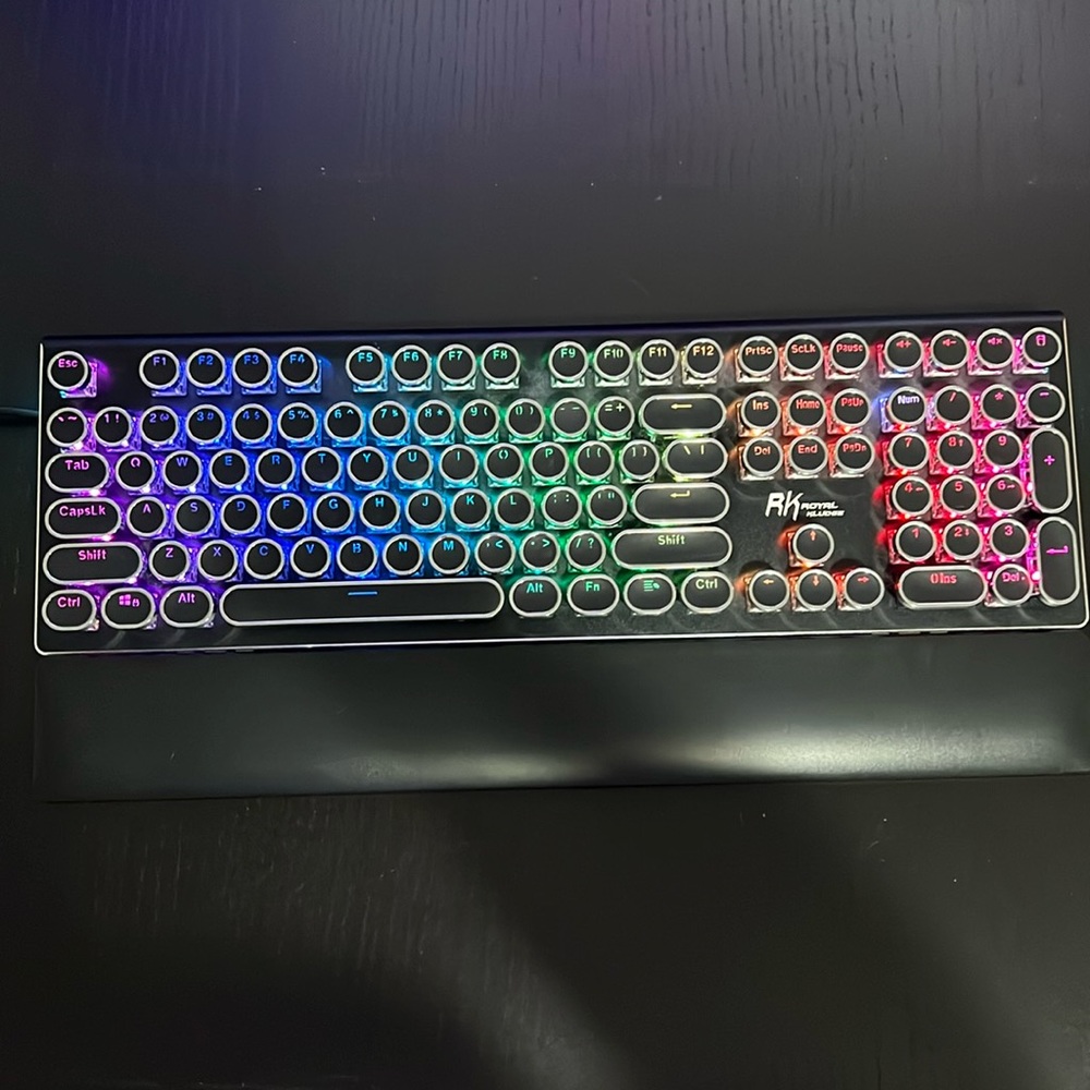 Royal Kludge gaming keyboard